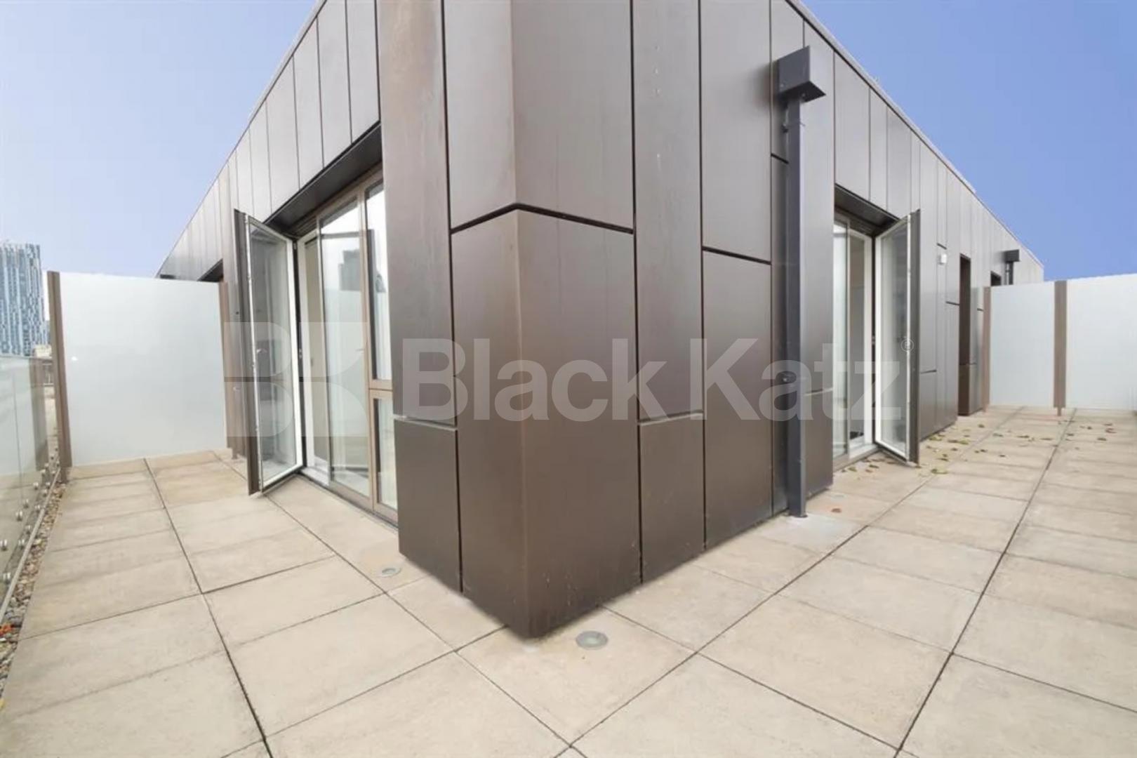 Duplex 3 bedroom 2 bathroom property with terrace and floor to ceiling windows Heneage Street , Whitechapel