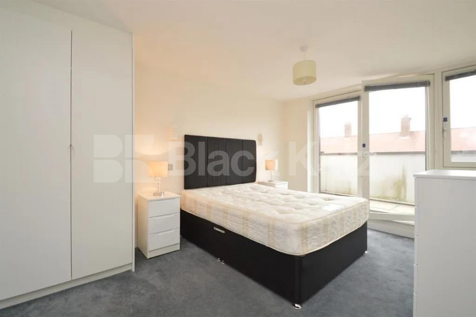 Duplex 3 bedroom 2 bathroom property with terrace and floor to ceiling windows Heneage Street , Whitechapel