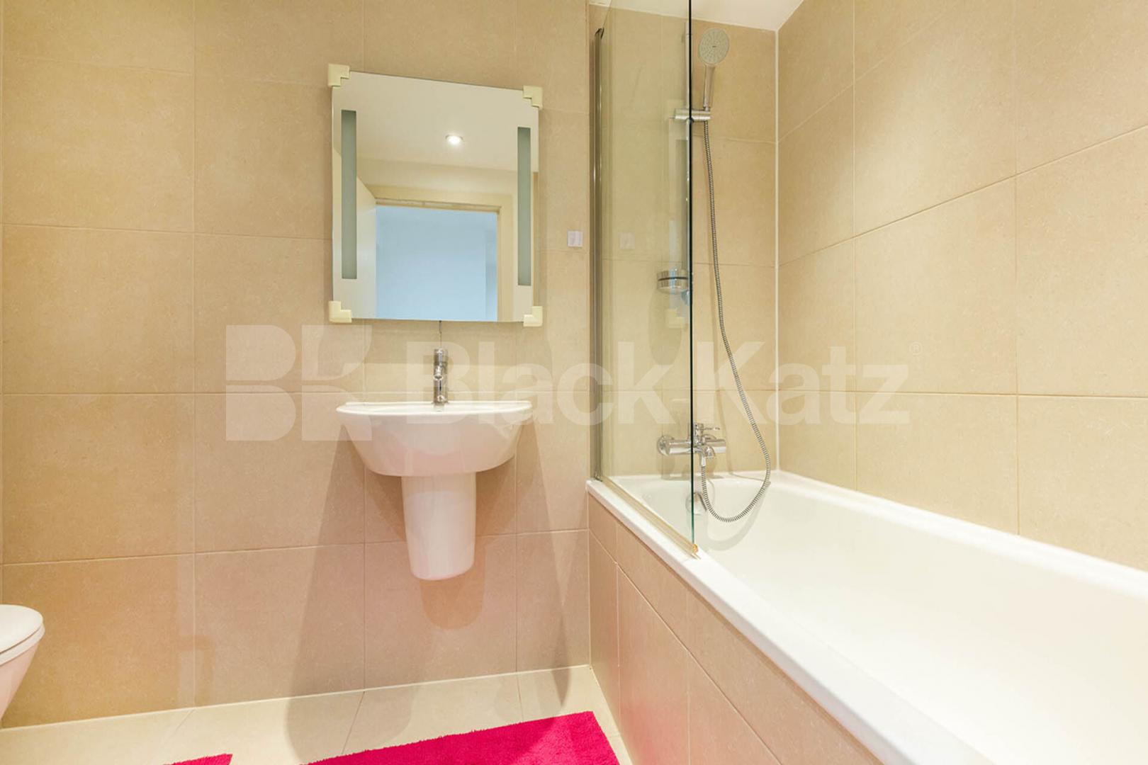 2 bedroom 2 bath apartment within a contemporary modern building  York Way, Camden / Caledonian Road