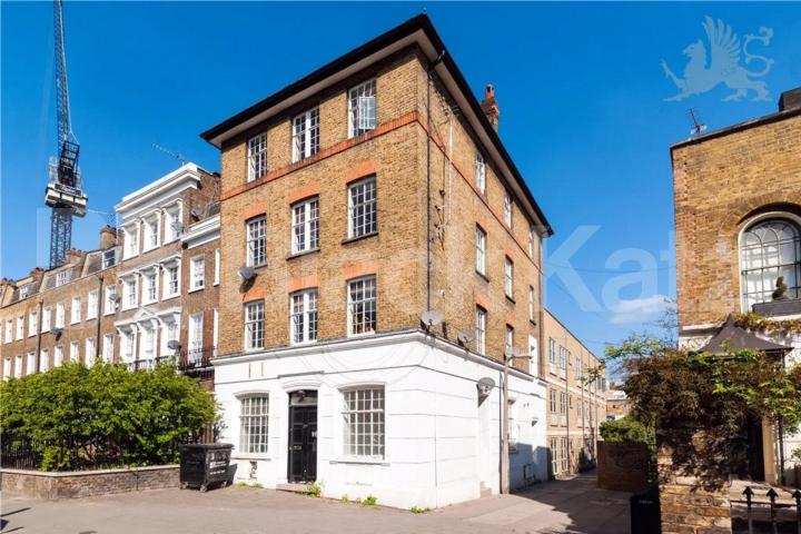 Split over 2 floor is this spacious 1 bedroom within a Grade 2 listed building Hackney Road, Hackney