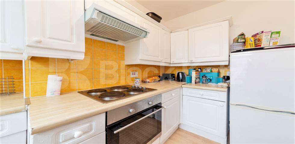 **Rent includes Council tax and water** The property is finished in a neutral décor throughout, creating a bright and welcoming living environment Loveridge Road, West Hampstead, NW6 (Inclusive of council tax and water),  London