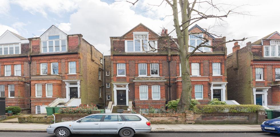 			2 Bedroom, 1 bath, 1 reception Flat			 Broadhurst Gardens, WEST HAMPSTEAD