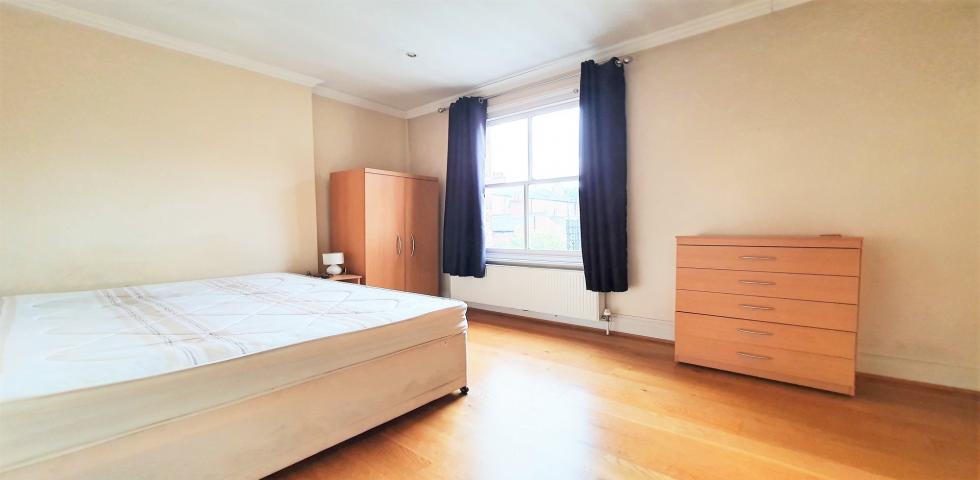 			3 Bedroom, 1 bath, 1 reception Flat			 Ebbsfleet Road , KILBURN