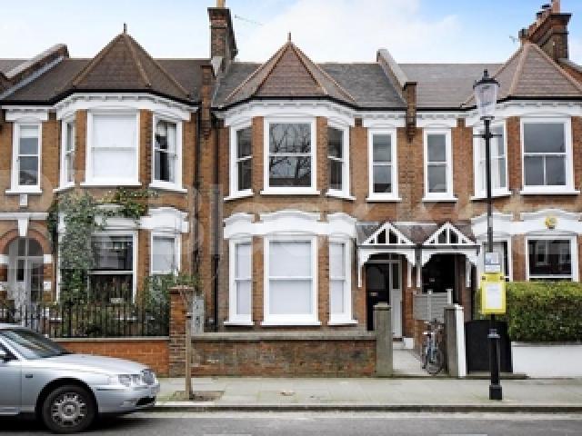 			NEW INSTRUCTION!, 2 Bedroom, 1 bath, 1 reception Flat			 Finstock Road , LADBROKE GROVE
