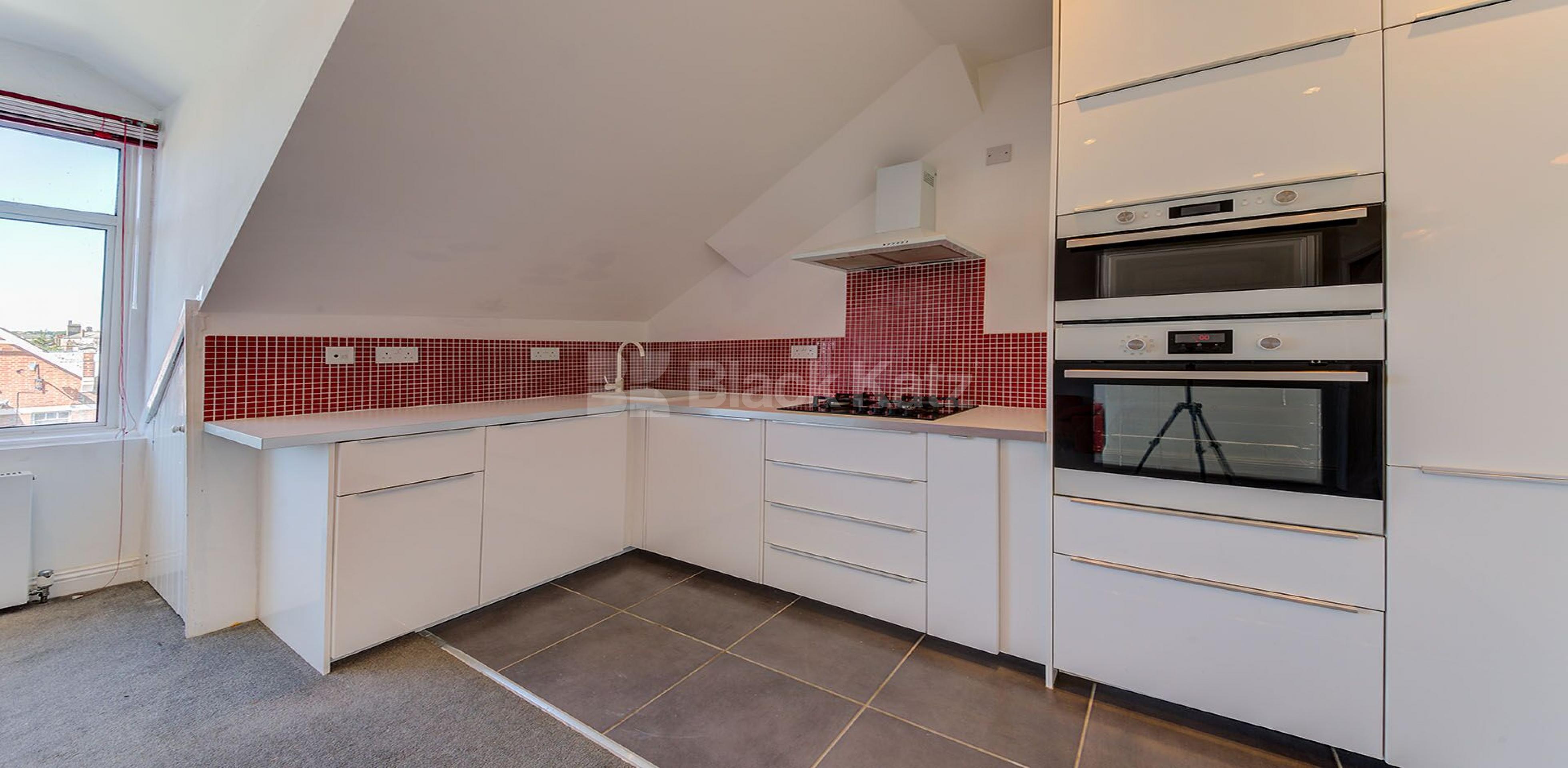 			Great Location!, 1 Bedroom, 1 bath, 1 reception Flat			 Ferme Park Road , Crouch End N8
