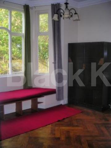 			2 Bedroom, 1 bath, 1 reception Flat			 East Heath Road, HAMPSTEAD NW3