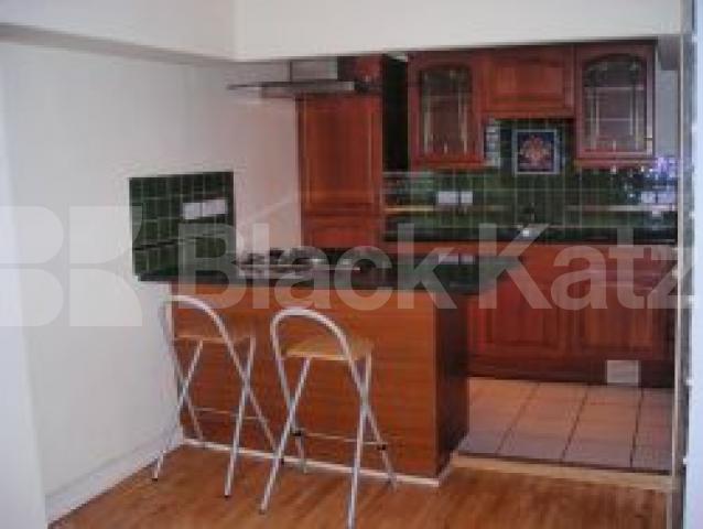 			2 Bedroom, 1 bath, 1 reception Flat			 Devonshire Mews West, MARYLEBONE W1