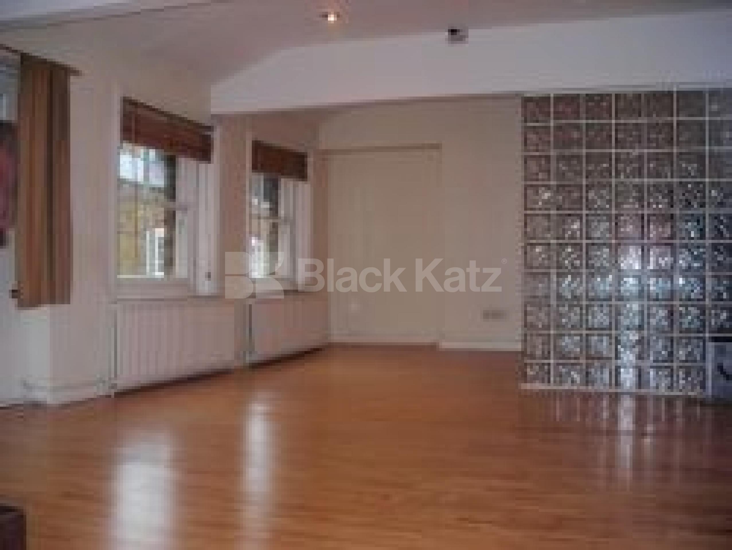 			2 Bedroom, 1 bath, 1 reception Flat			 Devonshire Mews West, MARYLEBONE W1 W1G