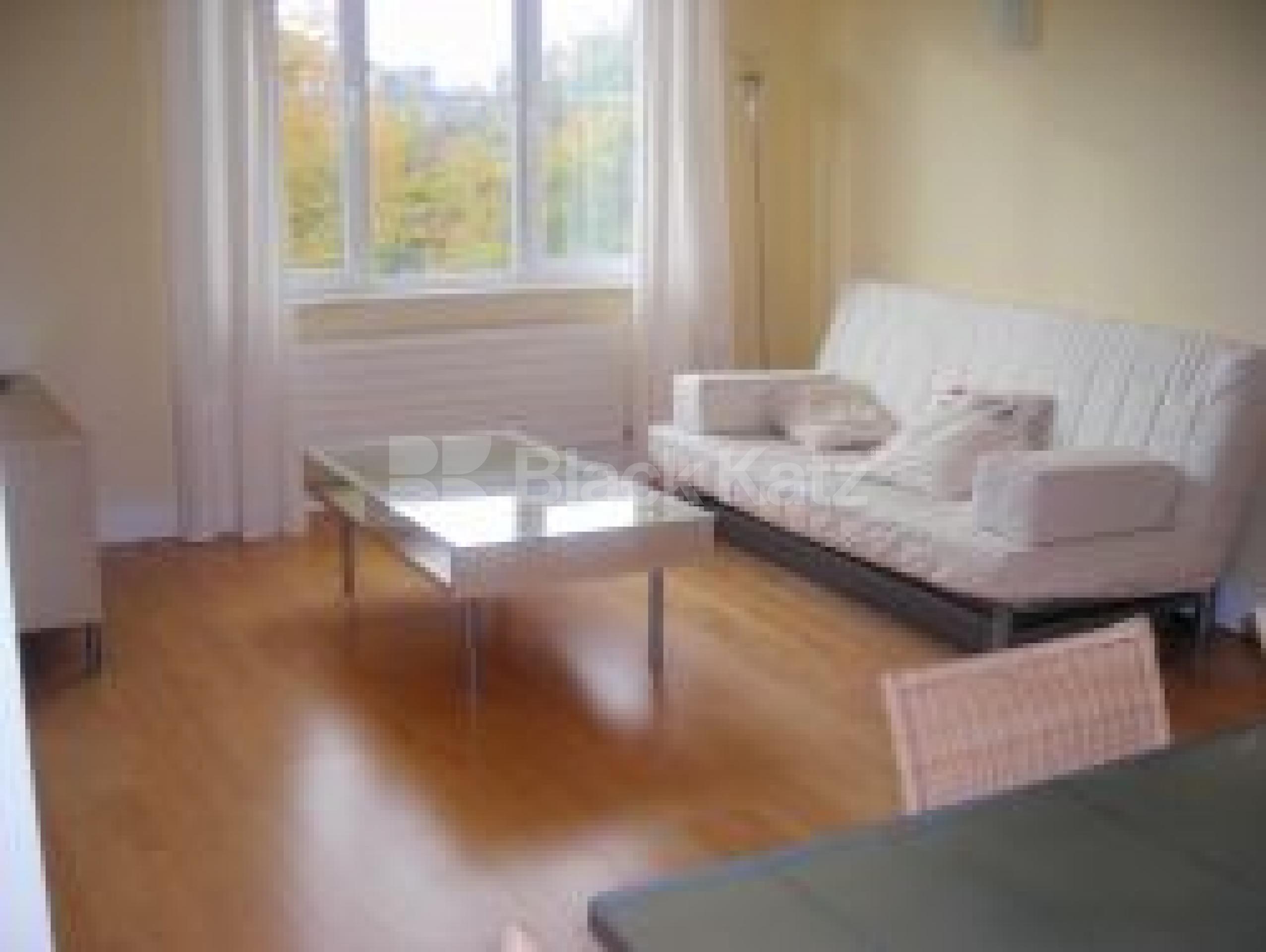 			1 Bedroom, 1 bath, 1 reception Flat			 Belsize Square, BELSIZE PARK NW3 NW3