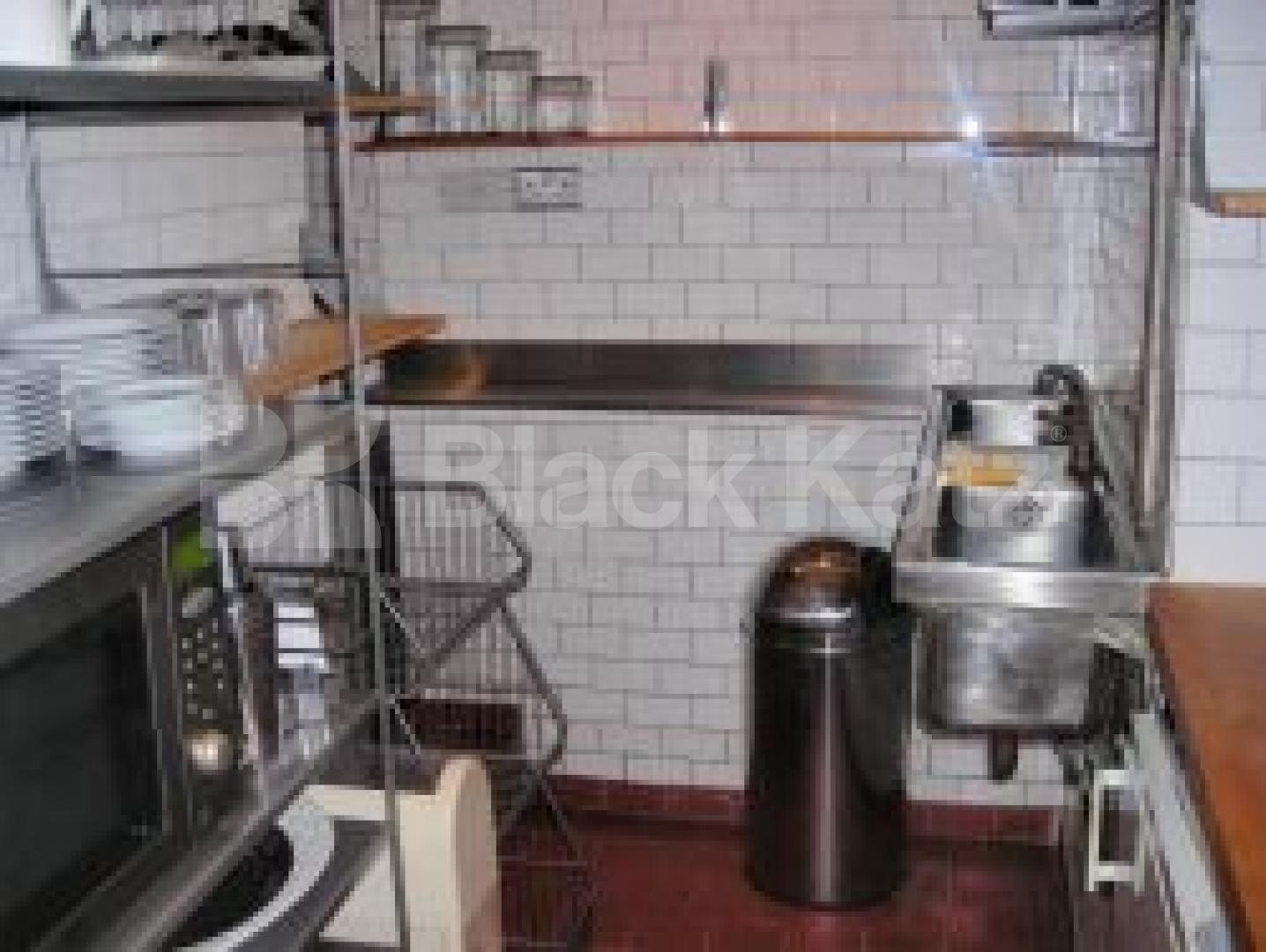 			VIEWINGS ESSENTIAL, 2 Bedroom, 1 bath, 1 reception Flat			 Belsize Avenue, BELSIZE PARK NW3