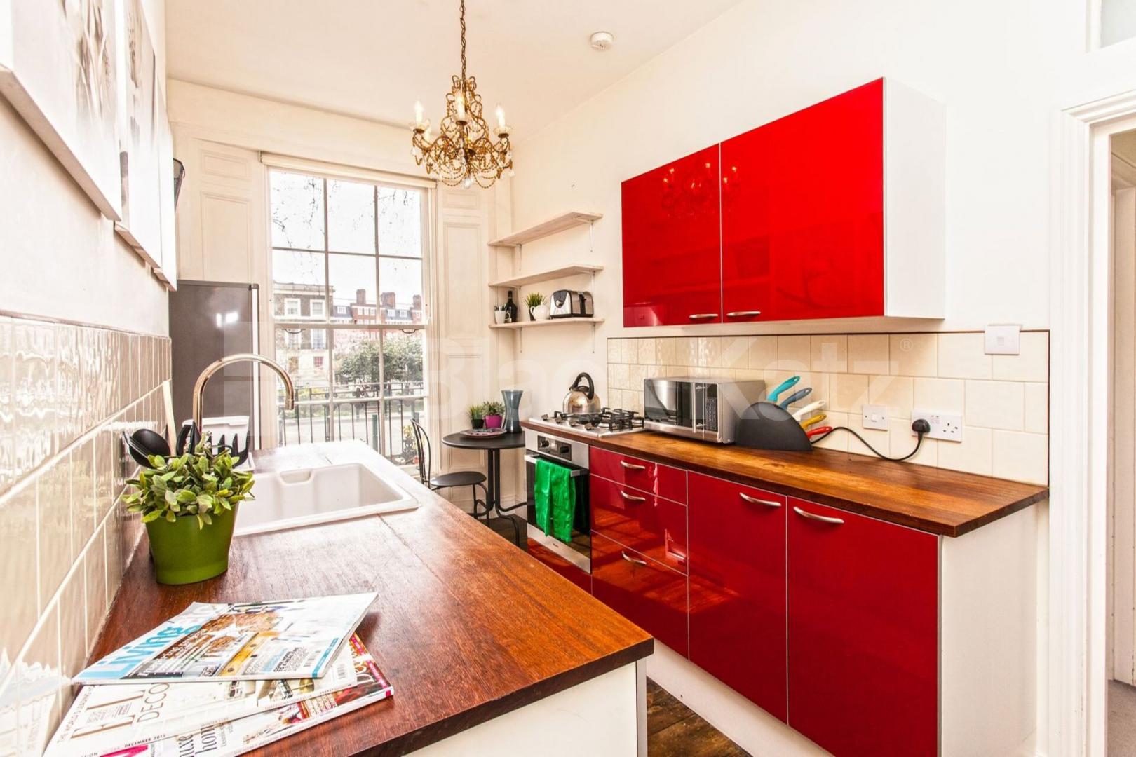 Located in one of WC1X prime garden squares close to Bloomsbury Granville Square, Kings Cross / Clerkenwell 