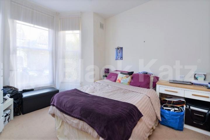 			THREE BEDROOM, THREE BATHROOM GARDEN FLAT!, 3 Bedroom, 1 bath, 1 reception Ground Floor Flat			 Ferme Park Road, FINSBURY PARK-STROUD GREEN