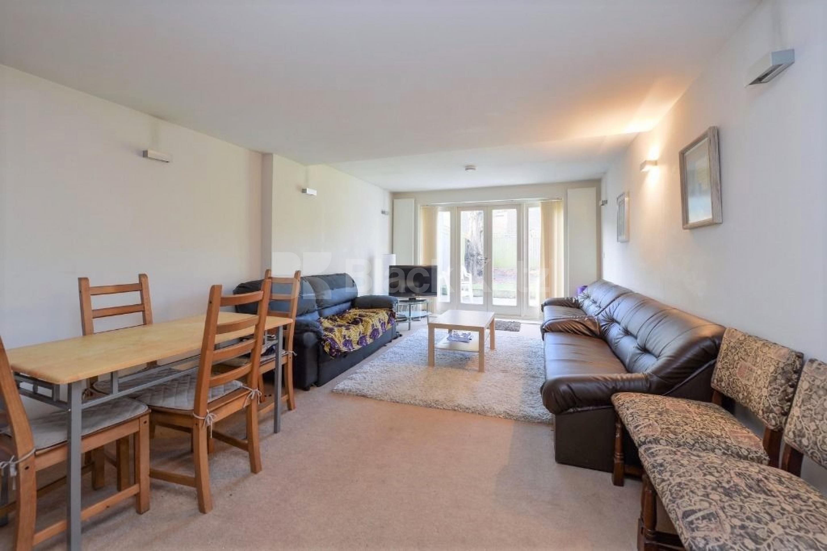			THREE BEDROOM, THREE BATHROOM GARDEN FLAT!, 3 Bedroom, 1 bath, 1 reception Ground Floor Flat			 Ferme Park Road, FINSBURY PARK-STROUD GREEN n4