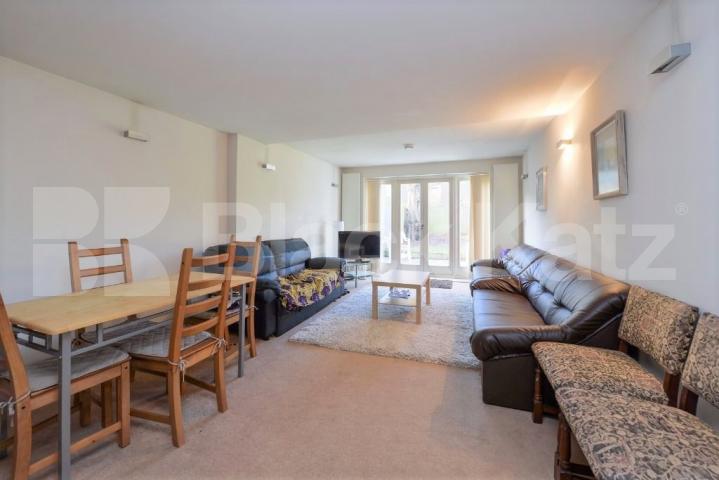			THREE BEDROOM, THREE BATHROOM GARDEN FLAT!, 3 Bedroom, 1 bath, 1 reception Ground Floor Flat			 Ferme Park Road, FINSBURY PARK-STROUD GREEN