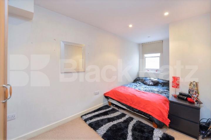 			New Instruction , 1 Bedroom, 1 bath, 1 reception Flat			 Chapel Market, ANGEL N1