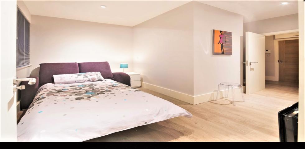 			Studio Apartment, 1 bath, 1 reception Flat			 Finchley Road, Finchley Road