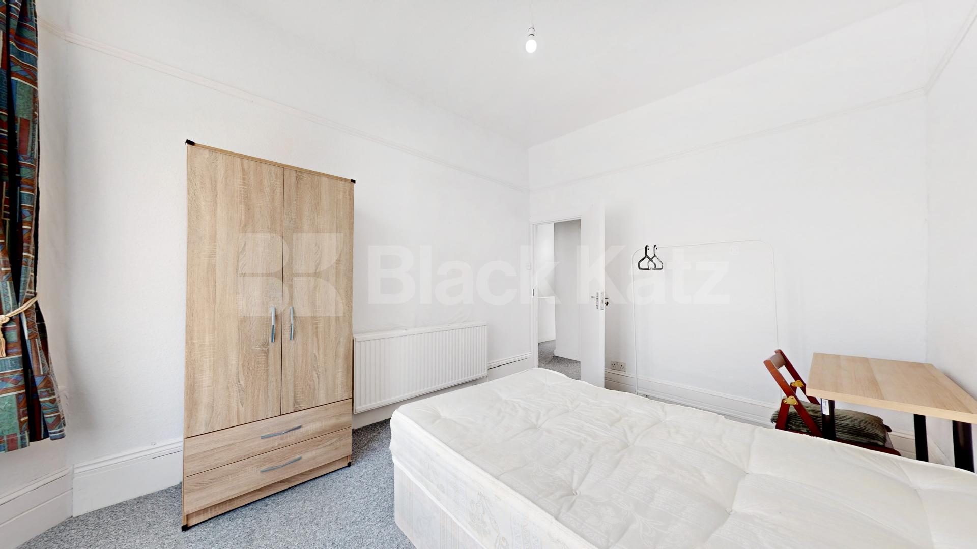 Set on the top floor of a period conversion lays this beautiful flat Sydney Road, Turnpike Lane
