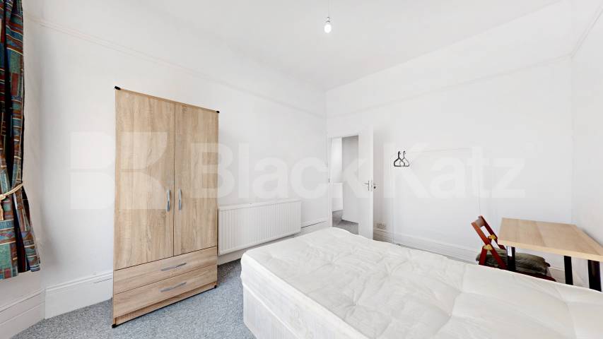 Set on the top floor of a period conversion lays this beautiful flat Sydney Road, Turnpike Lane