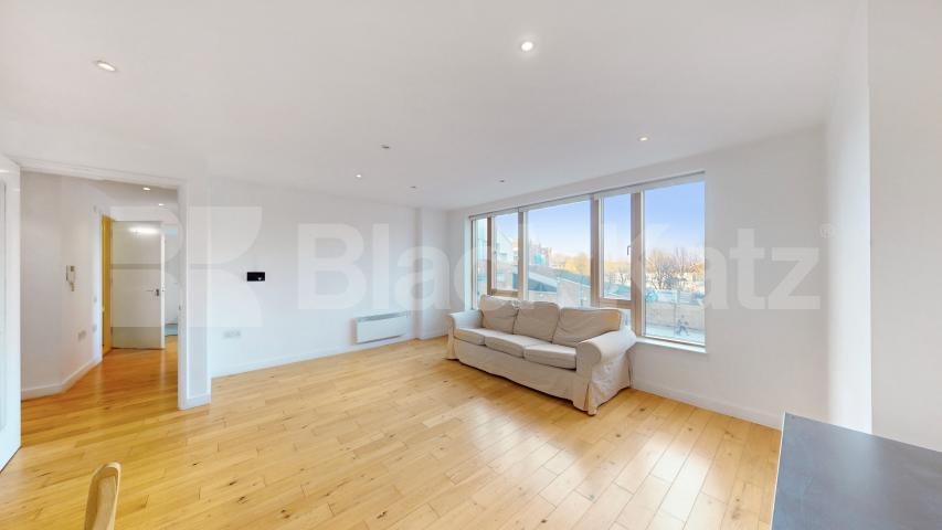 2 bedroom 2 bathroom modern apartment located close to a Piccadilly line station York Way, Camden Borders 