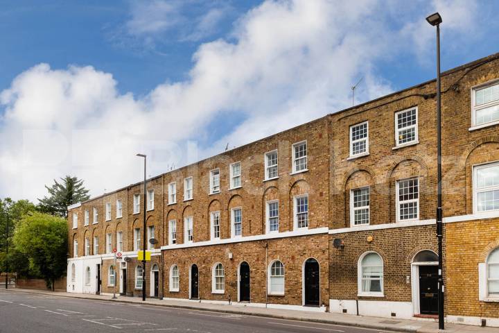 Modern and stylish 2 bedroom property located on the first floor in Islington New North Road, Islington 