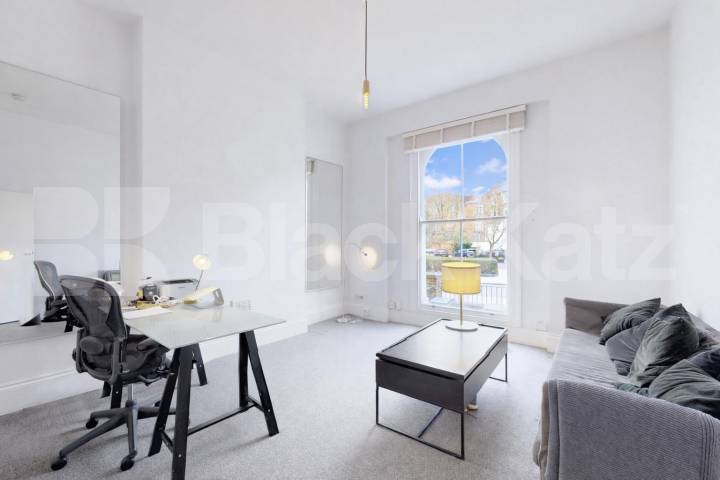 Elegant Raised Ground Floor Apartment in Sought-After NW1 Camden Park Road, Camden