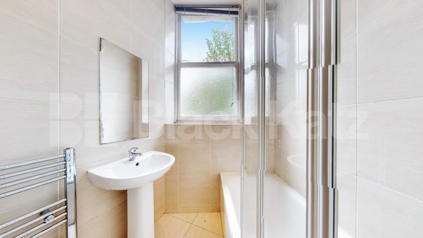 A modern studio apartment set on the 1st floor of an imposing house conversion on the corner of Sutherland Avenue, in the heart of Maida Vale Sutherland Avenue, London, W9,  London