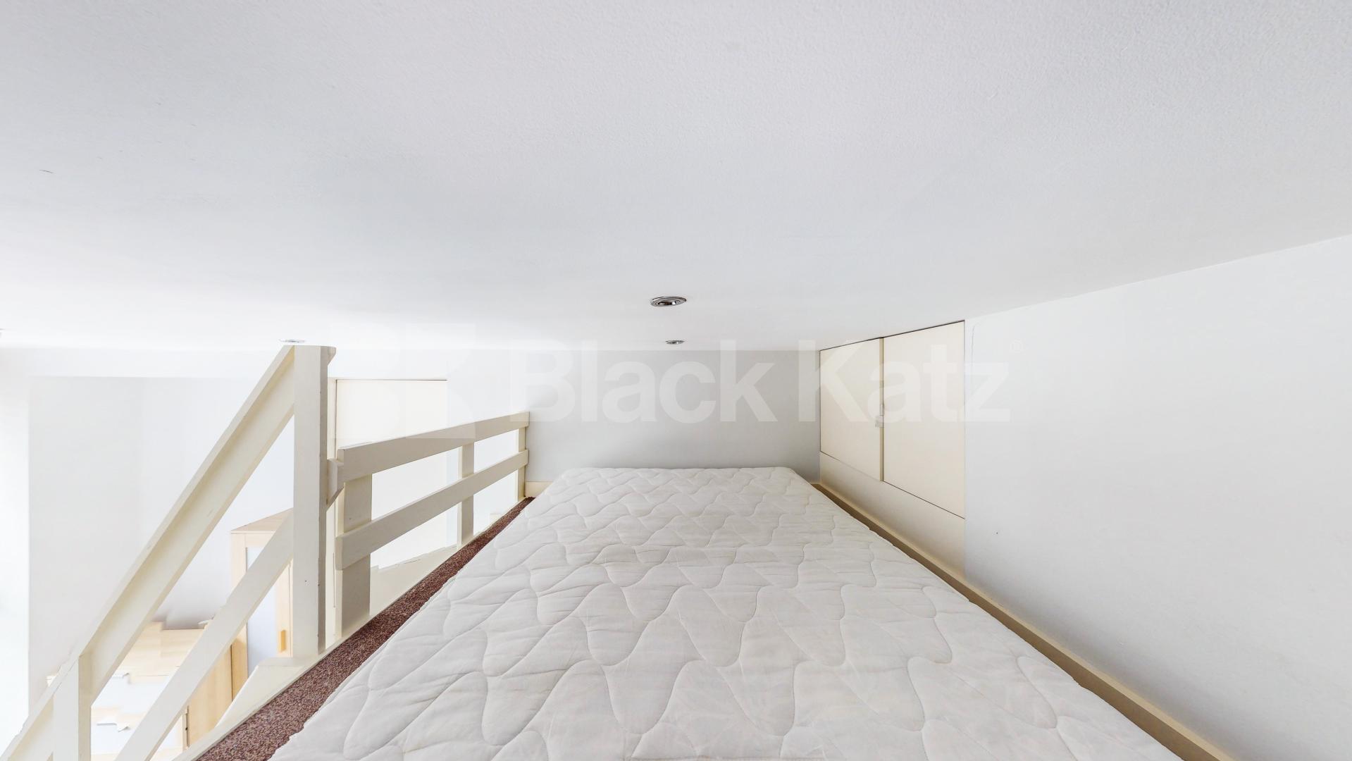 A modern studio apartment set on the 1st floor of an imposing house conversion on the corner of Sutherland Avenue, in the heart of Maida Vale Sutherland Avenue, London, W9,  London