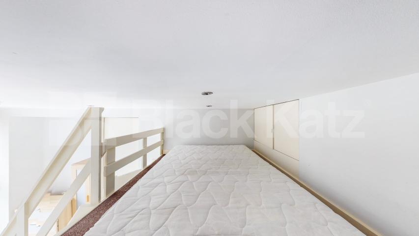 A modern studio apartment set on the 1st floor of an imposing house conversion on the corner of Sutherland Avenue, in the heart of Maida Vale Sutherland Avenue, London, W9,  London