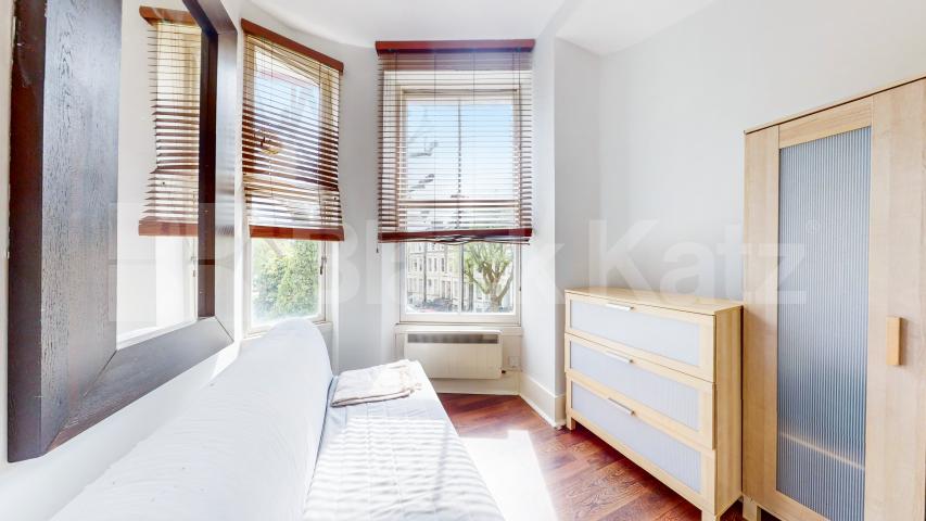 A modern studio apartment set on the 1st floor of an imposing house conversion on the corner of Sutherland Avenue, in the heart of Maida Vale Sutherland Avenue, London, W9,  London