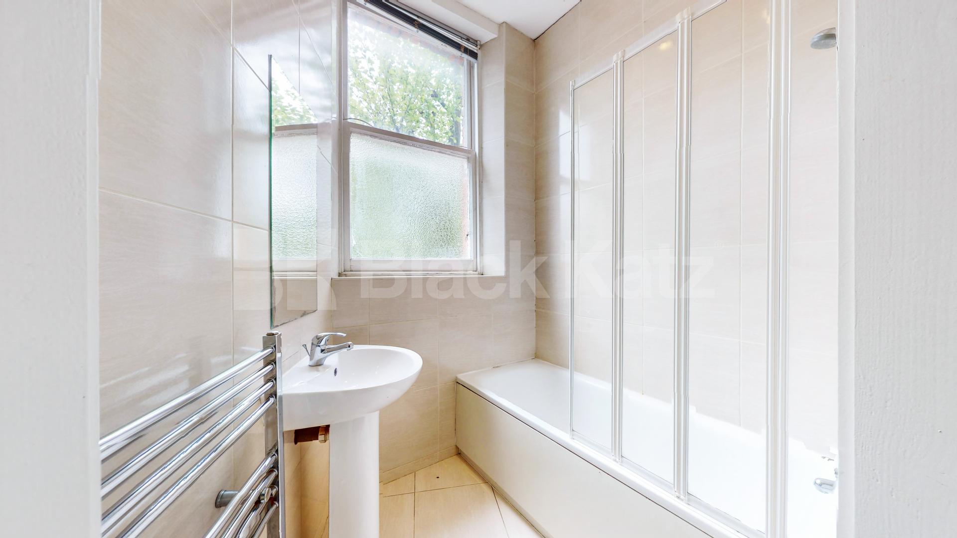 A modern studio apartment set on the 1st floor of an imposing house conversion on the corner of Sutherland Avenue, in the heart of Maida Vale Sutherland Avenue, London, W9,  London
