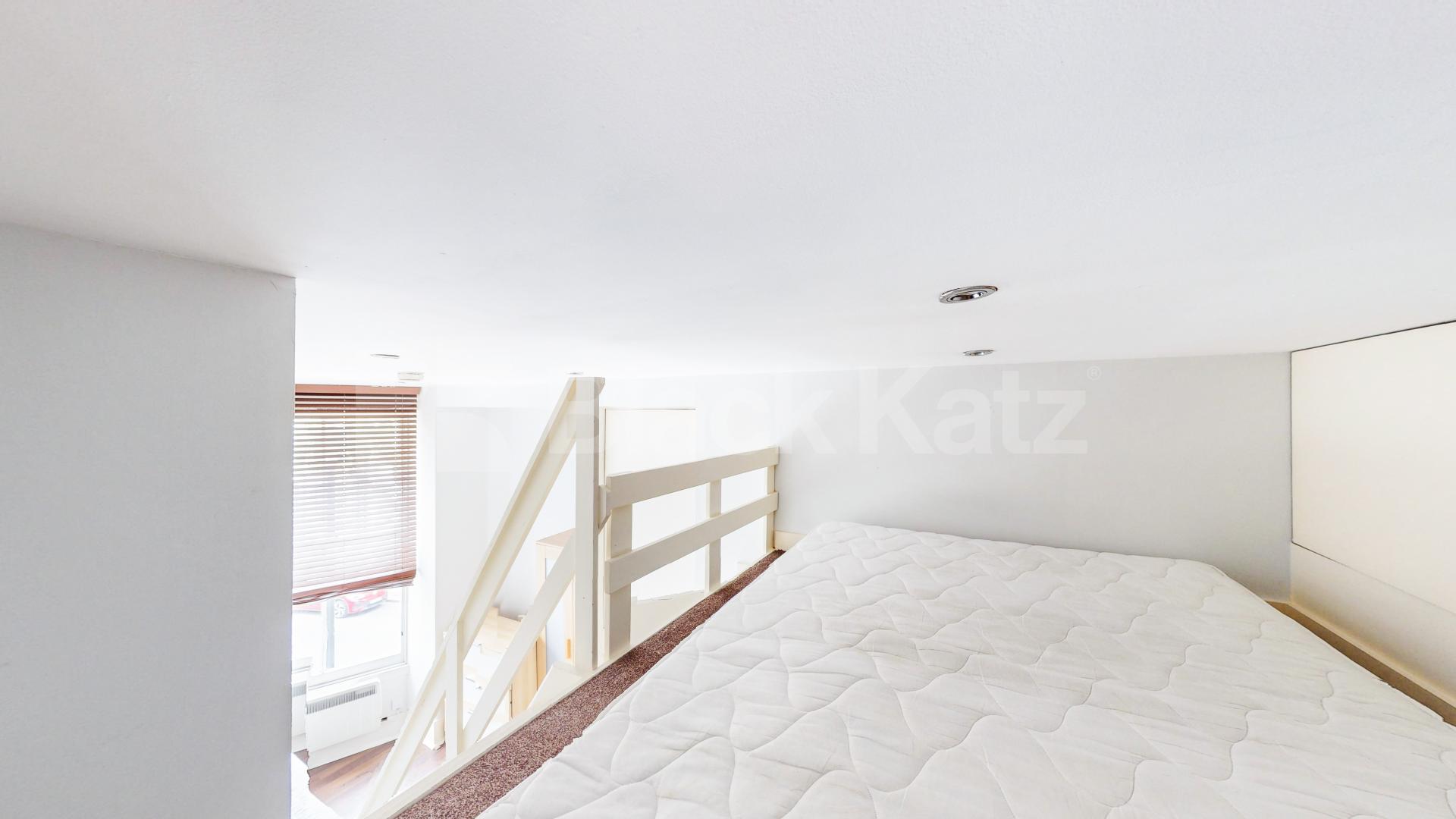A modern studio apartment set on the 1st floor of an imposing house conversion on the corner of Sutherland Avenue, in the heart of Maida Vale Sutherland Avenue, London, W9,  London