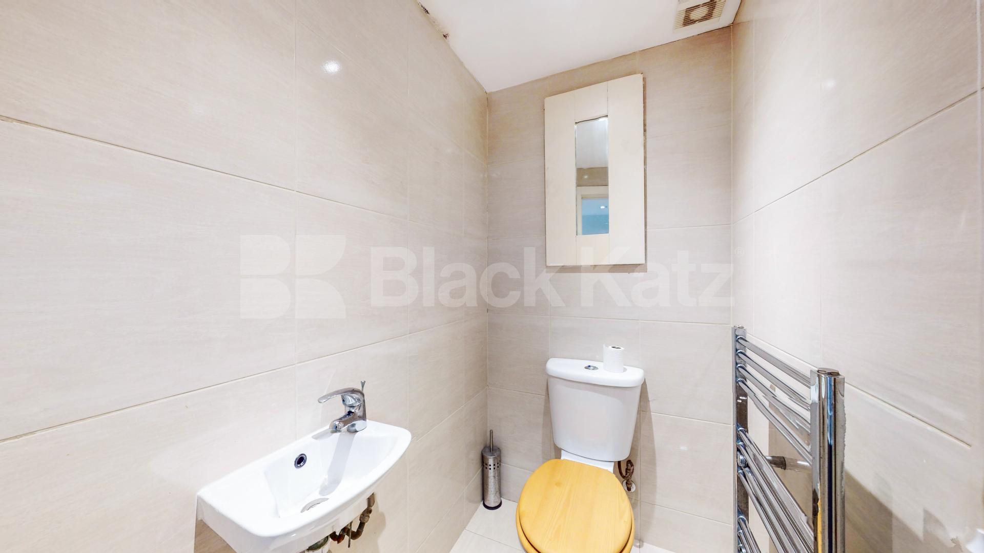 A modern studio apartment set on the 1st floor of an imposing house conversion on the corner of Sutherland Avenue, in the heart of Maida Vale Sutherland Avenue, London, W9,  London