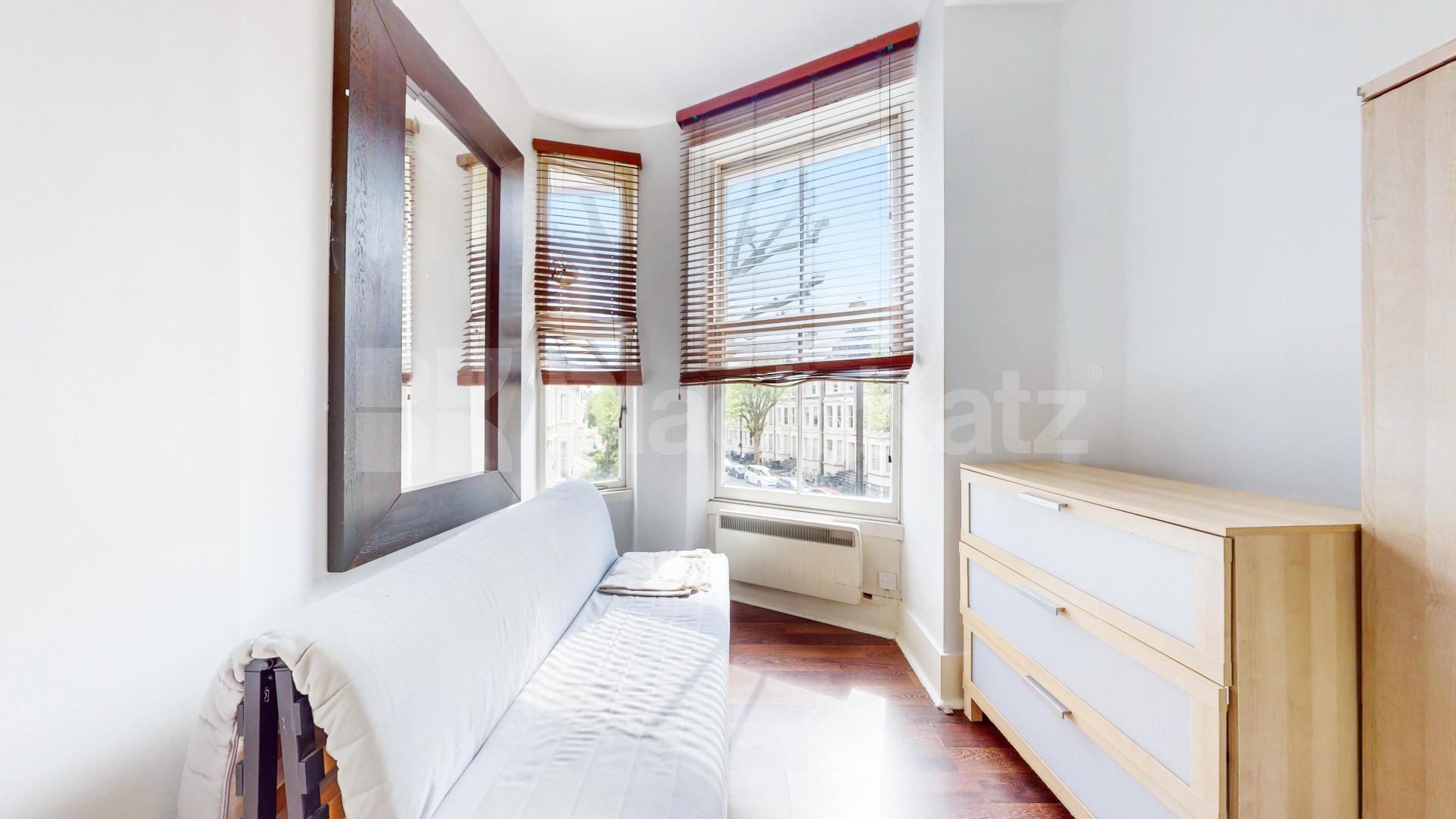 A modern studio apartment set on the 1st floor of an imposing house conversion on the corner of Sutherland Avenue, in the heart of Maida Vale Sutherland Avenue, London, W9,  London
