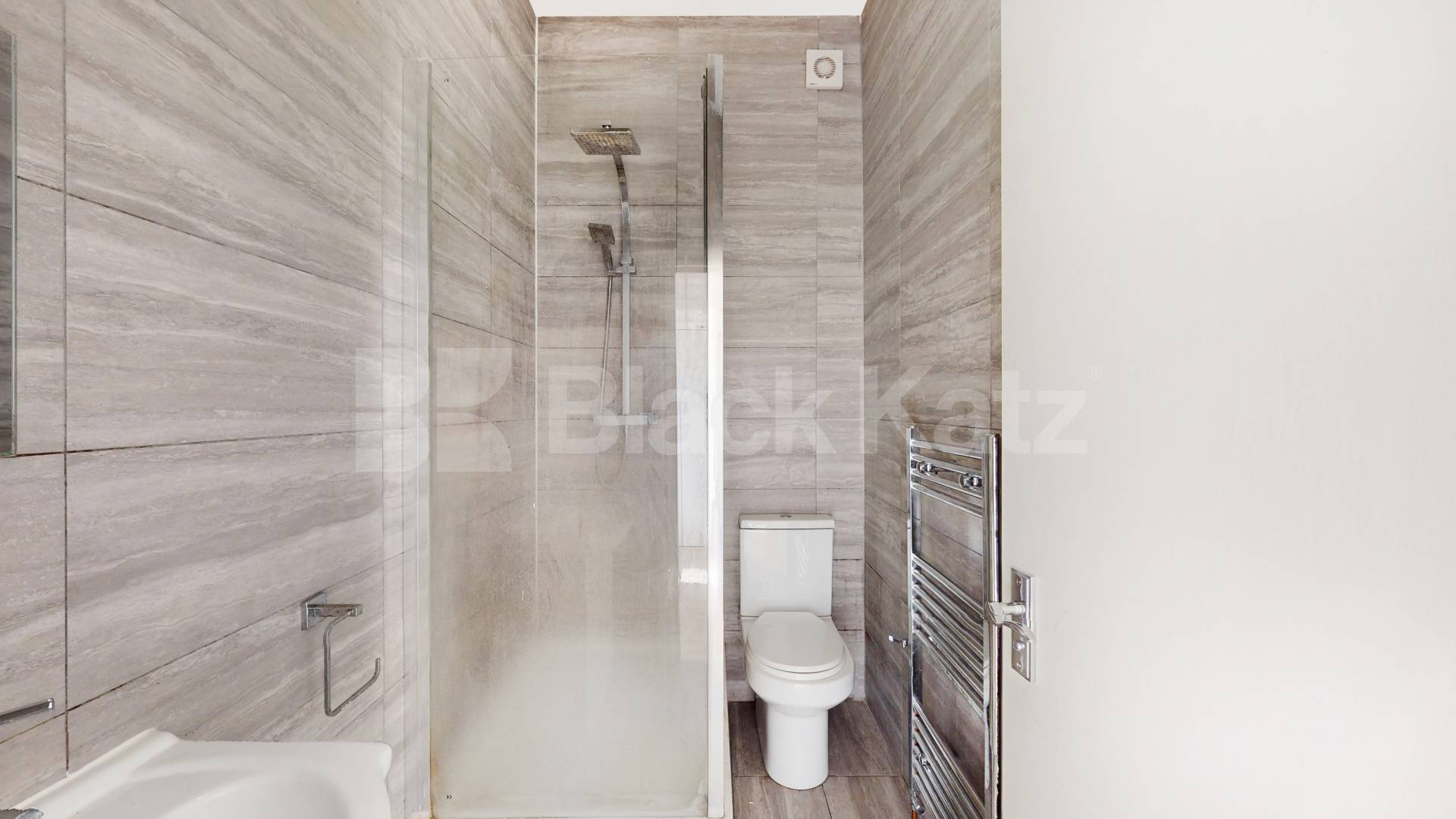 A modern and well-presented two-bedroom flat ideally located on Milton Road, Acton Central Milton Road, London, W3,  London