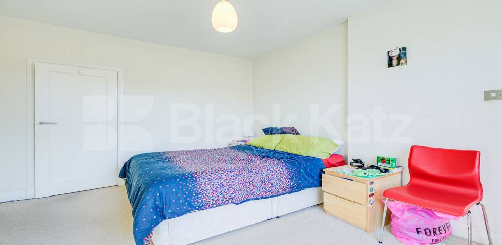 			2 Bedroom,  bath, 1 reception 			 Broadhurst Gardens,  Broadfield Broadhurst Gardens  NW6