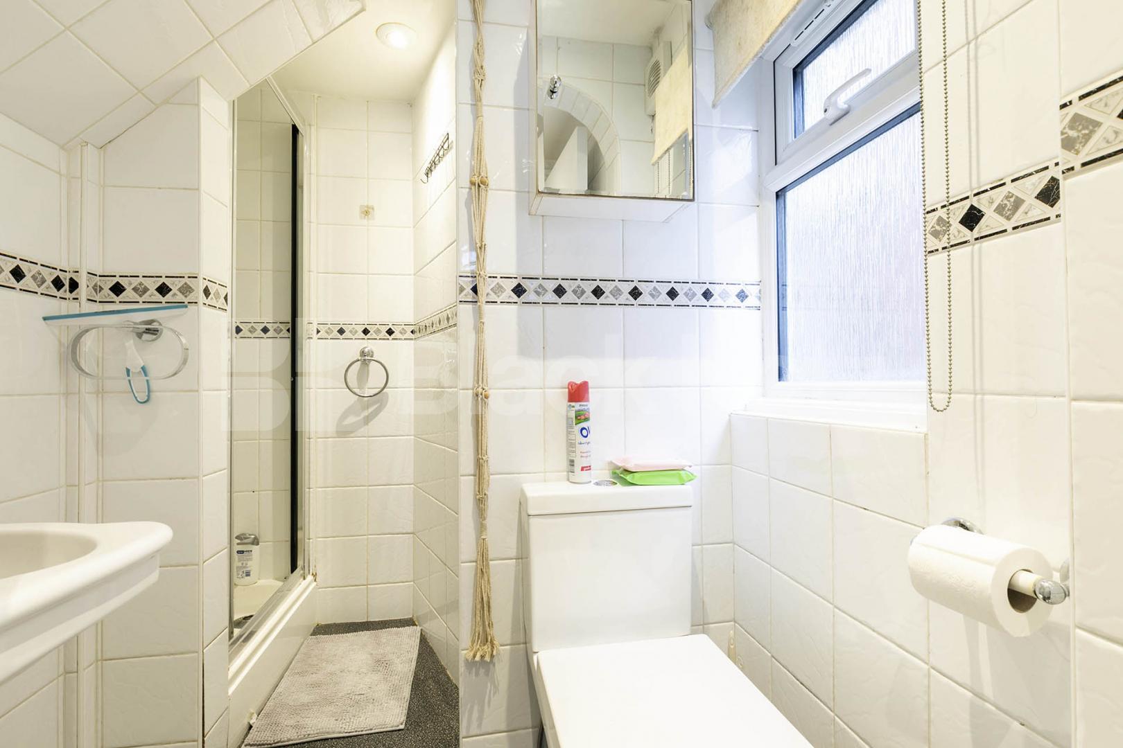 A well-presented furnished one-bedroom garden flat situated on Dartmouth Road, in the popular Kilburn area Dartmouth Road, Kilburn, NW2 (Inclusive of water),  London