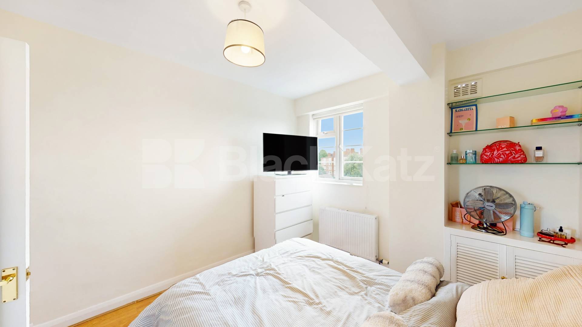 A spacious and well-presented two-bedroom furnished flat located on Uxbridge Road, W12 Hanover Court, Shepherds Bush, W12,  Hanover Court