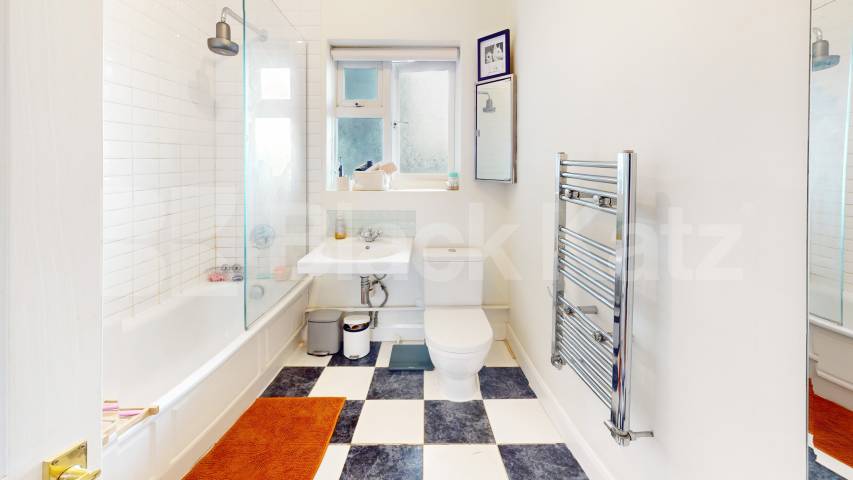 A spacious and well-presented two-bedroom furnished flat located on Uxbridge Road, W12 Hanover Court, Shepherds Bush, W12,  Hanover Court