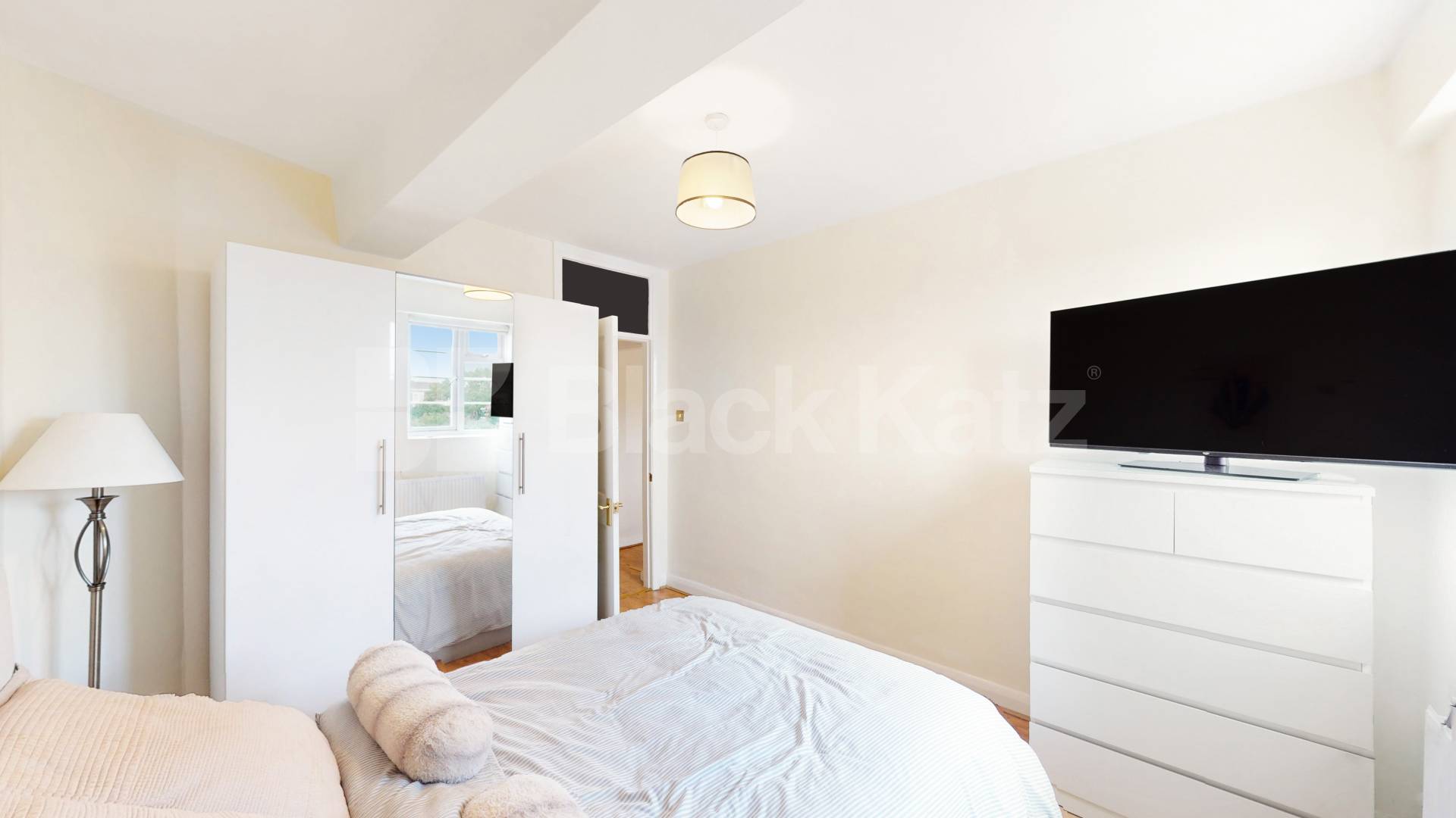 A spacious and well-presented two-bedroom furnished flat located on Uxbridge Road, W12 Hanover Court, Shepherds Bush, W12,  Hanover Court