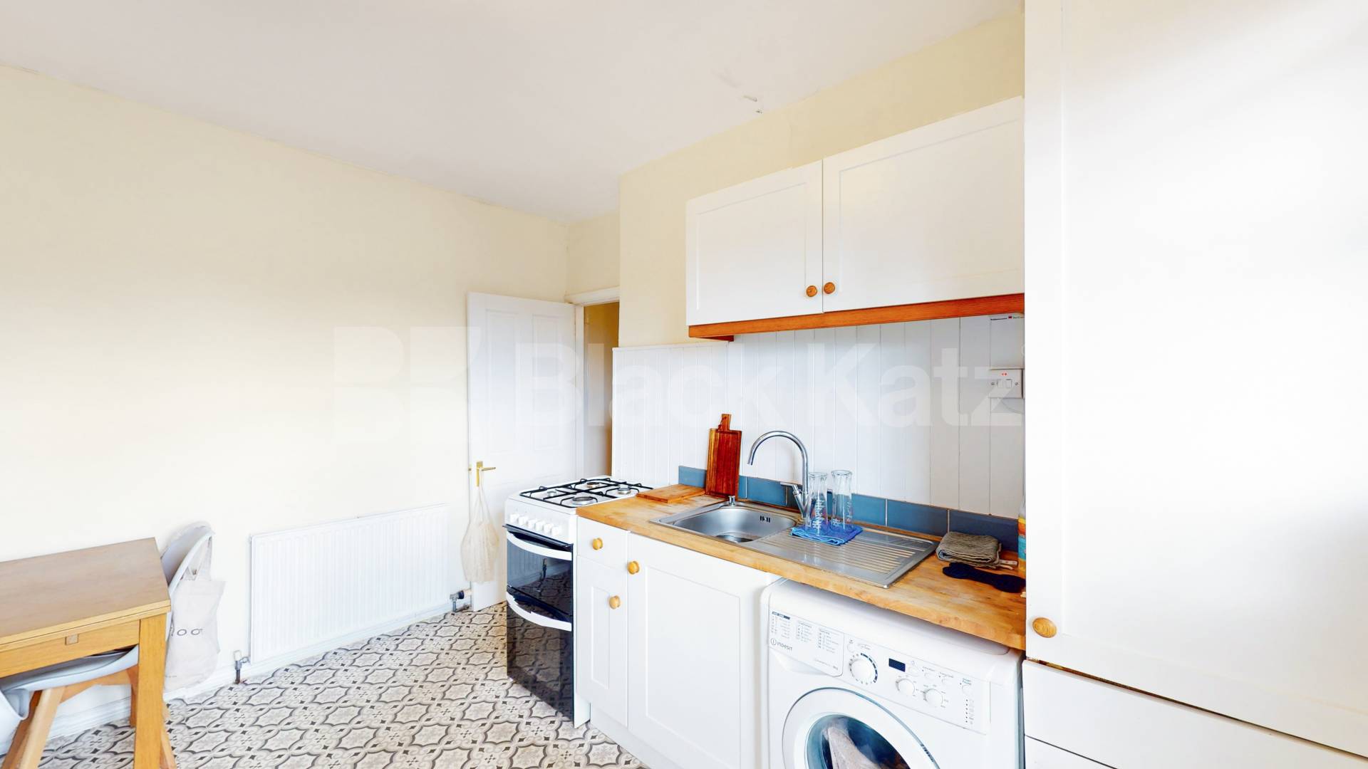 A spacious and well-presented two-bedroom furnished flat located on Uxbridge Road, W12 Hanover Court, Shepherds Bush, W12,  Hanover Court