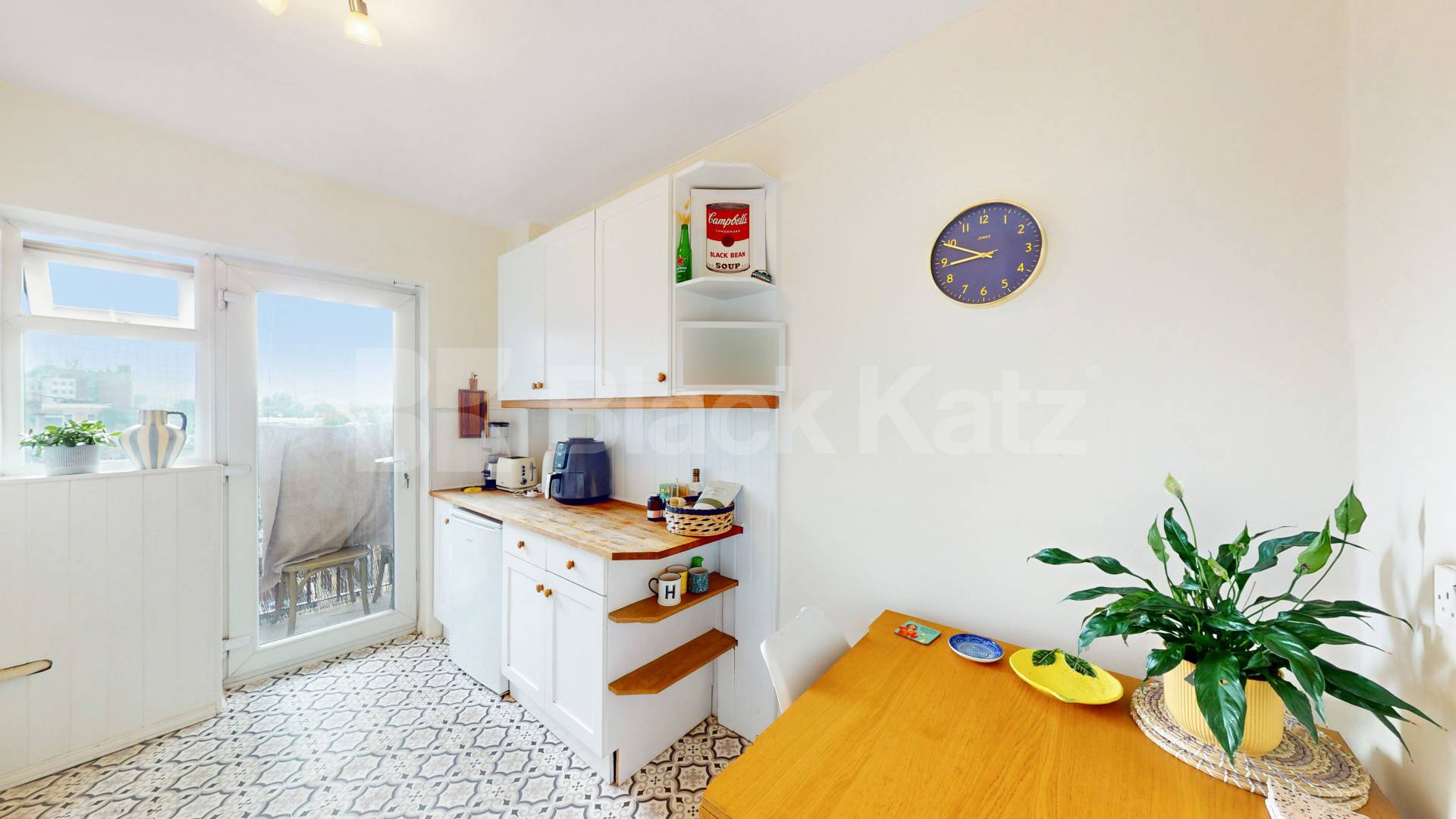 A spacious and well-presented two-bedroom furnished flat located on Uxbridge Road, W12 Hanover Court, Shepherds Bush, W12,  Hanover Court