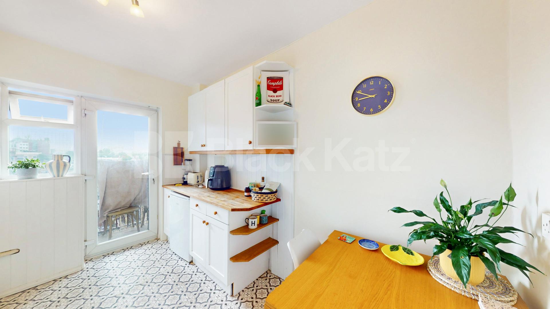 A spacious and well-presented two-bedroom furnished flat located on Uxbridge Road, W12 Hanover Court, Shepherds Bush, W12,  Hanover Court