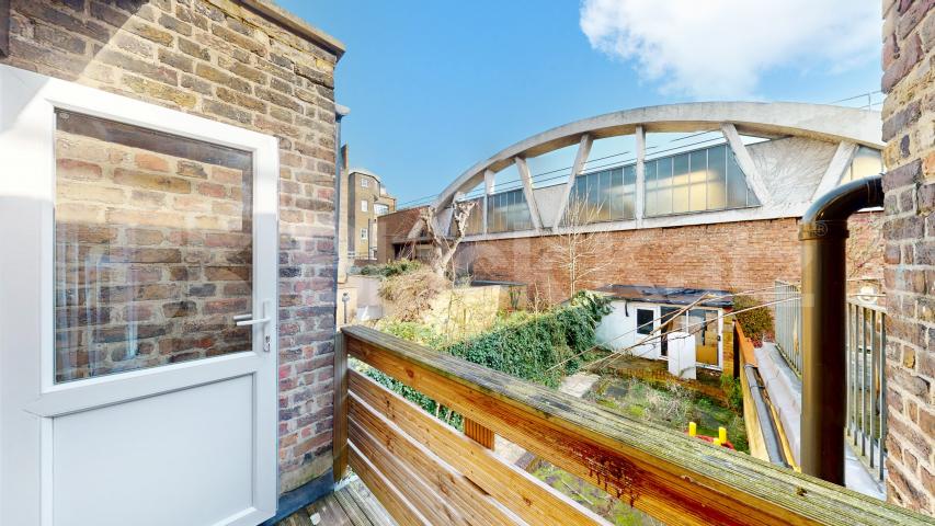 Set on the sought-after Wells Road in the heart of Shepherd's Bush, this recently renovated one-bedroom flat offers stylish living within an attractive period conversion.The property features a bright and spacious separate reception room, ideal for b Wells Road, London, W12,  London