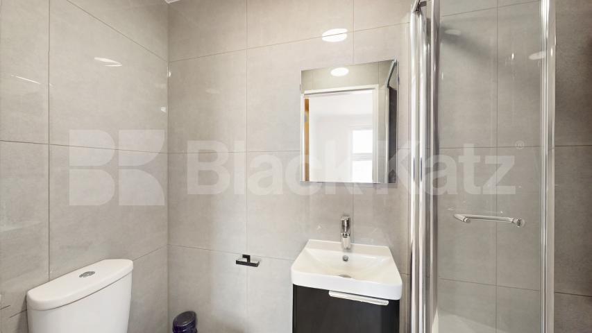 Located in the heart of the ever-popular Willesden Green High Road, this beautifully renovated three-bedroom, three-bathroom property offers stylish and spacious living in a prime North West London location High road, Willesden Green, NW10,  London