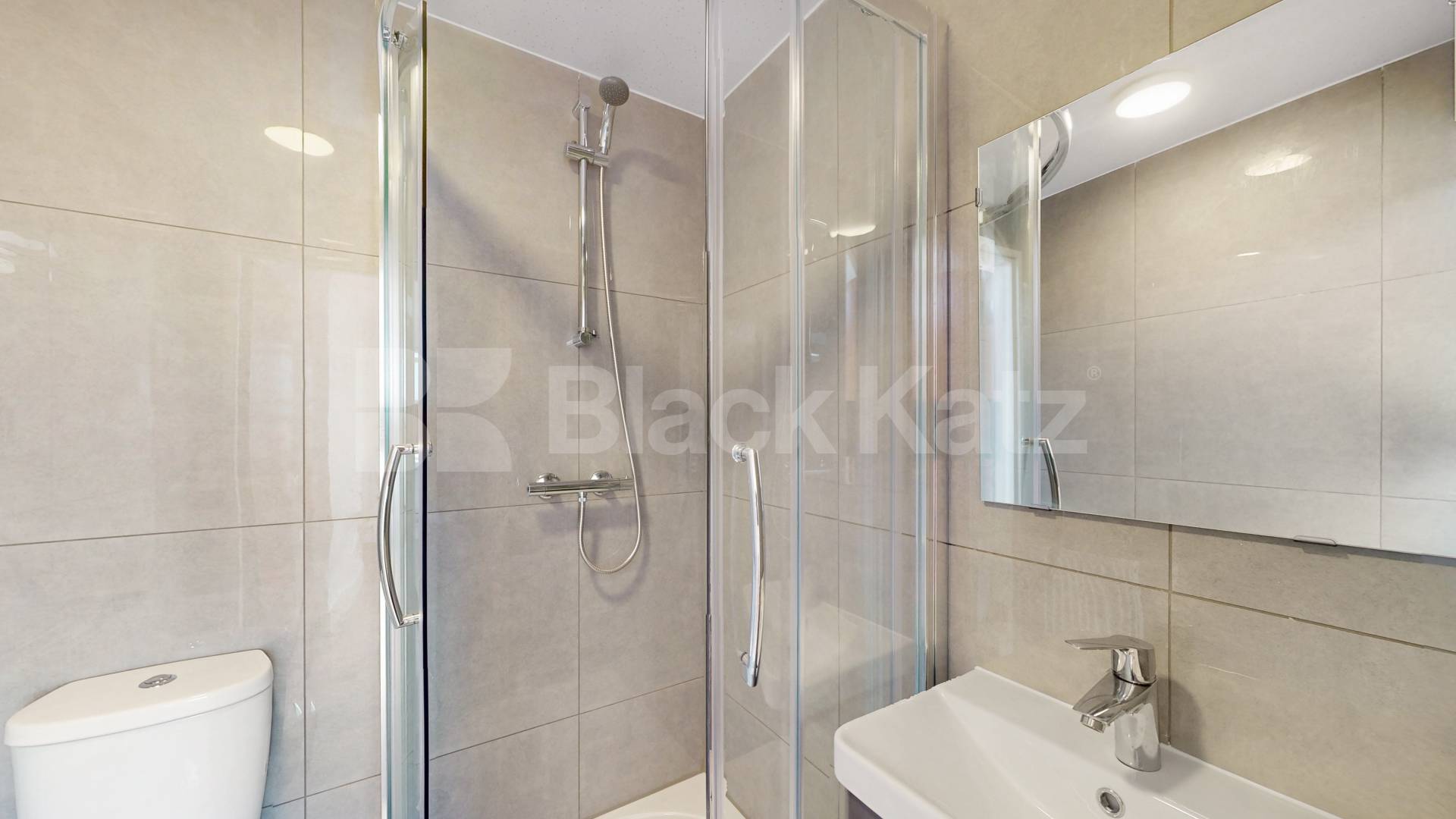 Located in the heart of the ever-popular Willesden Green High Road, this beautifully renovated three-bedroom, three-bathroom property offers stylish and spacious living in a prime North West London location High road, Willesden Green, NW10,  London
