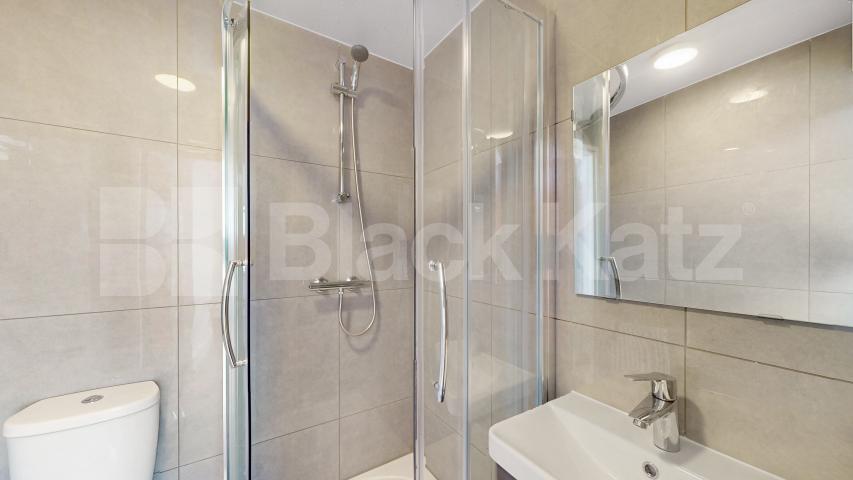 Located in the heart of the ever-popular Willesden Green High Road, this beautifully renovated three-bedroom, three-bathroom property offers stylish and spacious living in a prime North West London location High road, Willesden Green, NW10,  London