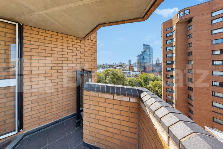 A spacious two double bedroom apartment situated on the 11th floor of Ashburnham Tower, SW10, offering fantastic far-reaching views across London Ashburnham Tower, Chelsea, SW10,  Ashburnham Tower World's End Estate
