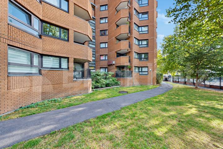 A spacious two double bedroom apartment situated on the 11th floor of Ashburnham Tower, SW10, offering fantastic far-reaching views across London Ashburnham Tower, Chelsea, SW10,  Ashburnham Tower World's End Estate