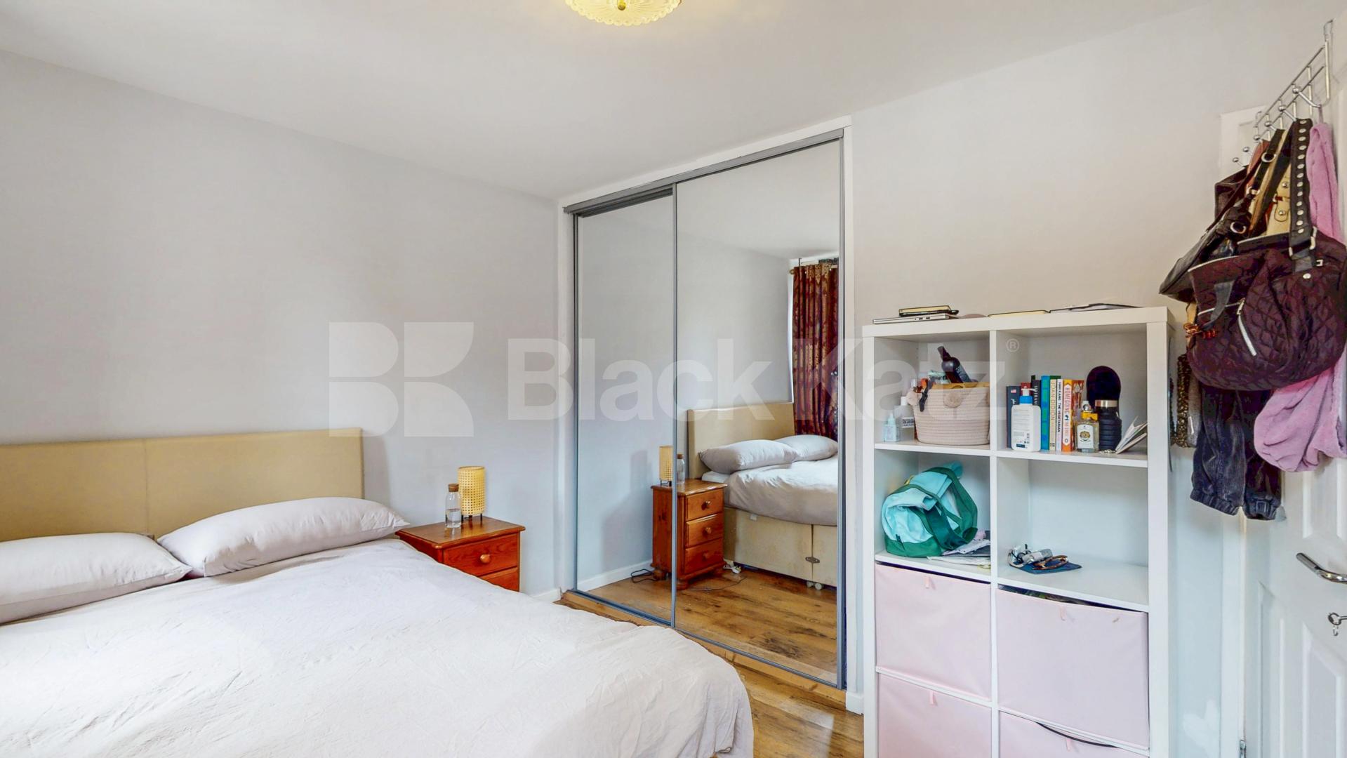 This spacious and stylish three-bedroom apartment is perfectly situated in the heart of West Hampstead, one of London’s most sought-after residential neighbourhoods Netherwood Street, West Hampstead, NW6 (Inclusive of gas),  Webheath Netherwood Street