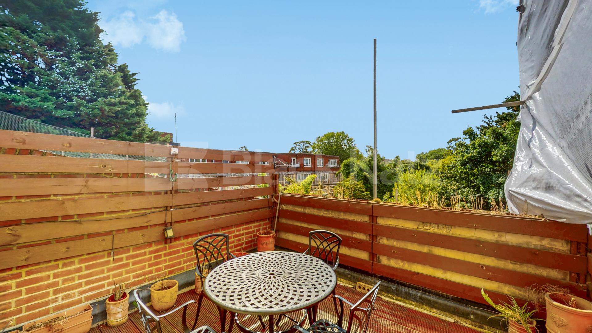 This spacious and stylish three-bedroom apartment is perfectly situated in the heart of West Hampstead, one of London’s most sought-after residential neighbourhoods Netherwood Street, West Hampstead, NW6 (Inclusive of gas),  Webheath Netherwood Street